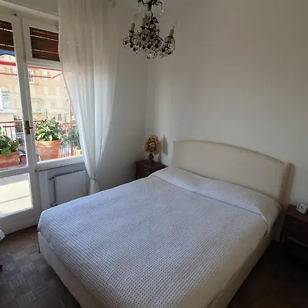 Attico Vista Mare Con Terrazzo Apartman