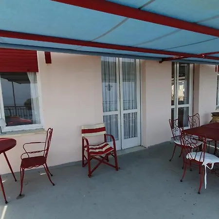Attico Vista Mare Con Terrazzo Apartman Alassio