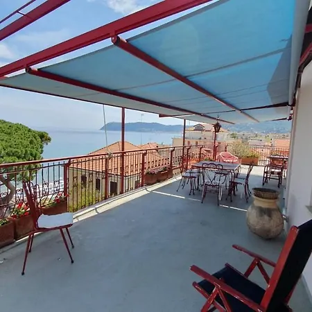 Appartamento Attico Vista Mare Con Terrazzo